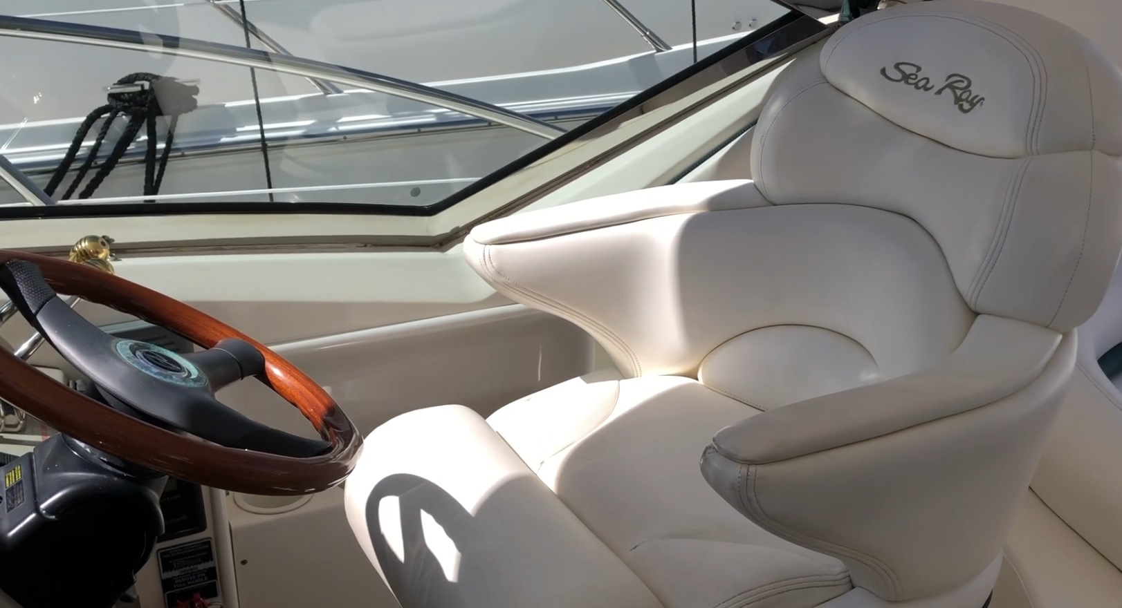 SEA RAY SUNDANCE (7)