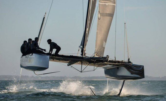 A toda velocidad con el hydrofoil CampelloCharter